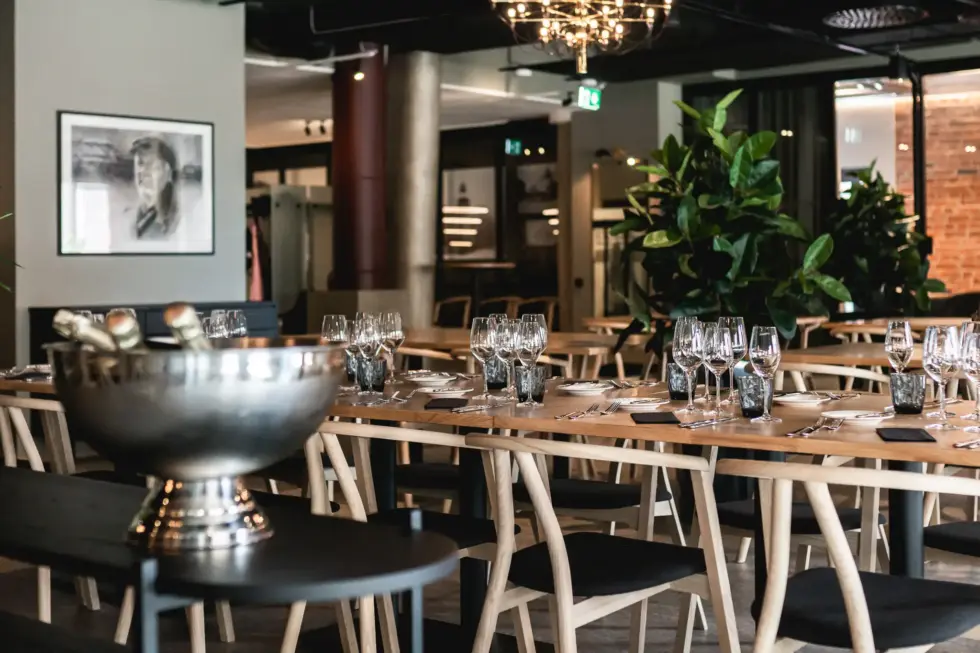 Lounas- ja tilausravintola Koski Tampereen keskustassa. Meiltä lounaan lisäksi upeat juhlatilat ja kokoushuoneet sekä catering ja pitopalvelu